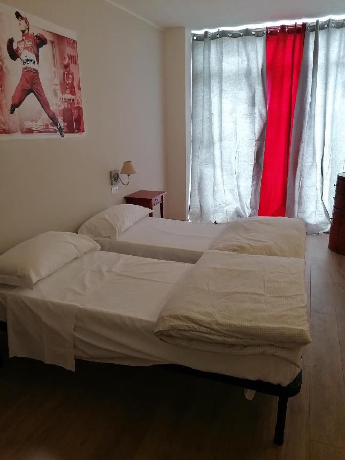 Ferrari Formula 1 Hotel Orio al Serio Luaran gambar