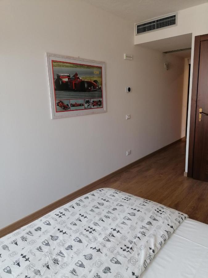 Ferrari Formula 1 Hotel Orio al Serio Luaran gambar