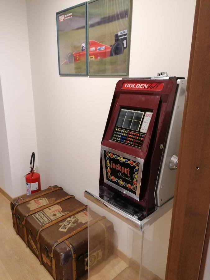 Ferrari Formula 1 Hotel Orio al Serio Luaran gambar